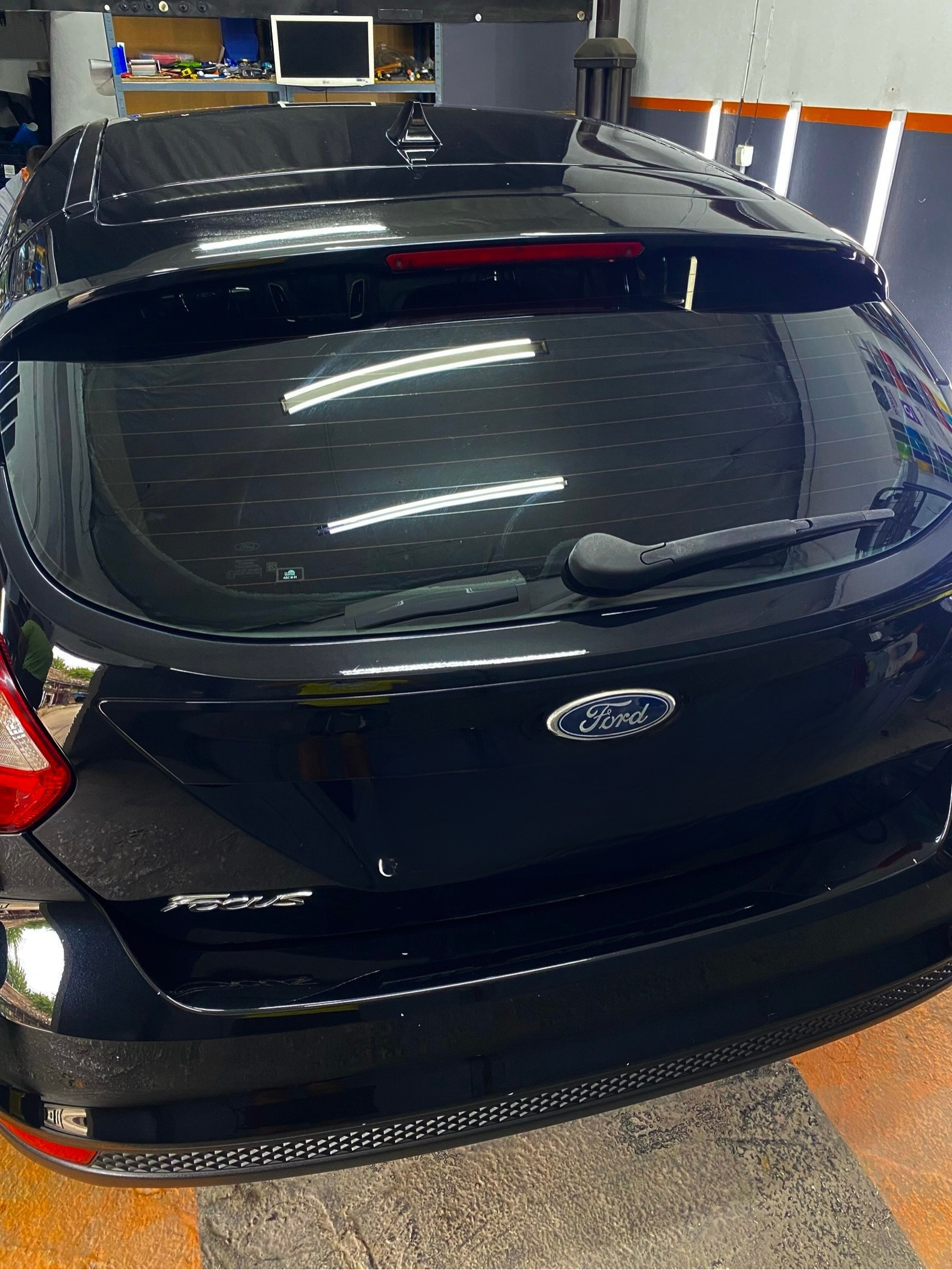 Ford zatamljivanje zadnjeg stakla